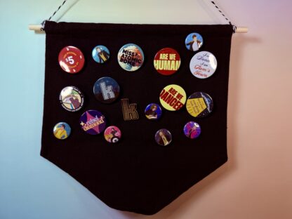 Badge Display Cloth Banner for Pins – Organise Up to 100 Pin Badges!